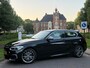 BMW 1-Serie M140i High Exec/Pano/Stuurverw/Carplay/Harman kardon/M-permormance demper