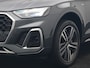 Audi Q5 55 TFSI e S Line PHEV 367pk Dealer O.H. | Trekhaak Af Fabriek | 360 Camera | Alcantara Sportstoelen Verwarmd | Cruise Control | Keyless | Sfeerverlichting | Virtual | Navigatie | DAB | 20"L.M | Plug In Hybrid |