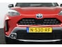 Toyota Yaris Cross 1.5 Hybrid Adventure | Stuur stoel voorruit verwarming | Apple Carplay/Android Auto | elektrisch bedienbare achterklep | panoramadak |