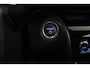 Toyota Yaris Cross 1.5 Hybrid Adventure | Stuur stoel voorruit verwarming | Apple Carplay/Android Auto | elektrisch bedienbare achterklep | panoramadak |