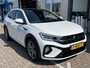 Volkswagen Taigo 1.0 TSI 2x R-Line / AUTOMAAT/ PANO/ PARK. SENSOREN/ IQ. LIGHT/ DIGITAL DASHBOARD/ ADAPT. CRUISE/ TRAVEL ASSIST/ APP CONNECT/ NAVI/ CLIMA/ DAB/ 17" LMV