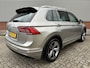 Volkswagen Tiguan 1.5 TSI Comfortline Business | R-Line | Trekhaak | Leder bekleding | Carplay | LED |