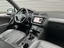 Volkswagen Tiguan 1.5 TSI Comfortline Business | R-Line | Trekhaak | Leder bekleding | Carplay | LED |