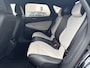 Volkswagen ID.7 Pro Business 77 kWh | Rijklaarprijs | SOH 93,8 % | Elektrisch wegklapbare trekhaak | Harman Kardon Sound System | Warmtepomp | 20"inch lichtmetalen wielen | Stoelverwarming voor+achter |