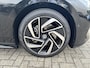 Volkswagen ID.7 Pro Business 77 kWh | Rijklaarprijs | SOH 93,8 % | Elektrisch wegklapbare trekhaak | Harman Kardon Sound System | Warmtepomp | 20"inch lichtmetalen wielen | Stoelverwarming voor+achter |