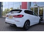 BMW 1-Serie 116i AUTOMAAT HIGH EXECUTIVE | DRAADLOZE APPLE CARPLAY/ANDROID AUTO | NAVIGATIE | PARKEERSENSOREN VOOR + ACHTER | SHADOW LINE | STOEL VERWARMING | CRUISE CONTROL | DAB+ RADIO | 17" LICHTMETALEN VELGEN | DRAADLOZE TELEFOONLADER |