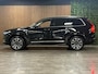Volvo XC90 T8 AWD Recharge Plus Bright Long Range | Trekhaak | 360° Camera | Harman Kardon | All Season banden | 455pk | Adaptieve Cruise Control | Standkachel met Volvo On Call App | Stoelverwarming voor+achter | Stuurwielverwarming | Google Infotainment | Full LED meesturende koplampen | Pilot Assist | BLIS Dode Hoek Detectie | Elektrische voorstoelen geheugen | Lederen bekleding | Zitting verlenging voorstoelen | Lederen dashboard | 20 Inch | Keyless Drive | Parkeersensoren voor+achter | Privacy Glass | Elektrisch bedienbare achterklep | 7-Persoons | 4-Zone Climate Control | Geïntegreerde zongordijnen achterportieren | Geïntegreerd kinderzitje achterin | Verlichte instaplijsten | Draadloos telefoon opladen | Alarm Klasse III | DAB Radio | Apple Carplay/Android Auto | Volvo On Call met mobiele App functie | Onyx Black Metallic |