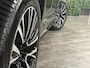 Volvo XC90 T8 AWD Recharge Plus Bright Long Range | Trekhaak | 360° Camera | Harman Kardon | All Season banden | 455pk | Adaptieve Cruise Control | Standkachel met Volvo On Call App | Stoelverwarming voor+achter | Stuurwielverwarming | Google Infotainment | Full LED meesturende koplampen | Pilot Assist | BLIS Dode Hoek Detectie | Elektrische voorstoelen geheugen | Lederen bekleding | Zitting verlenging voorstoelen | Lederen dashboard | 20 Inch | Keyless Drive | Parkeersensoren voor+achter | Privacy Glass | Elektrisch bedienbare achterklep | 7-Persoons | 4-Zone Climate Control | Geïntegreerde zongordijnen achterportieren | Geïntegreerd kinderzitje achterin | Verlichte instaplijsten | Draadloos telefoon opladen | Alarm Klasse III | DAB Radio | Apple Carplay/Android Auto | Volvo On Call met mobiele App functie | Onyx Black Metallic |