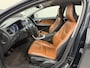 Volvo V60 T3 150pk Kinetic NAVI/LEER/TREKHAAK/LED/ECC/CRUISE/HIGH PERF AUDIO/PERFECT ONDERHOUDEN, NET GROTE OH BEURT GEHAD EN DISTR. RIEM IS VERVANGEN/ZO MEENEEMPRIJS
