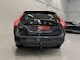 Volvo V60 T3 150pk Kinetic NAVI/LEER/TREKHAAK/LED/ECC/CRUISE/HIGH PERF AUDIO/PERFECT ONDERHOUDEN, NET GROTE OH BEURT GEHAD EN DISTR. RIEM IS VERVANGEN/ZO MEENEEMPRIJS