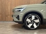Volvo EX40 Single Motor Extended Range Ultra 82 kWh | 97% SoH | Schuifdak | 360° Camera | Harman Kardon | Adaptieve Cruise Control | Bestuurdersstoel elektrisch geheugen | Stoel en Stuurwielverwarming | 19 Inch | Passagiersstoel elektrisch | Microtech / alcantara bekleding met wit stiksel en bies | Zitting verlenging voorstoelen | Pilot Assist | BLIS Dode Hoek Detectie | Warmtepomp | Google Infotainment | Keyless Drive | Verlichtingspack 2 | Parkeersensoren voor+achter | Privacy Glass | Elektrisch bedienbare achterklep | Draadloos telefoon opladen | DAB Radio | Apple Carplay/Android Auto | Volvo On Call met mobiele App functie | Sage Green Metallic |