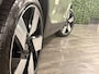 Volvo EX40 Single Motor Extended Range Ultra 82 kWh | 97% SoH | Schuifdak | 360° Camera | Harman Kardon | Adaptieve Cruise Control | Bestuurdersstoel elektrisch geheugen | Stoel en Stuurwielverwarming | 19 Inch | Passagiersstoel elektrisch | Microtech / alcantara bekleding met wit stiksel en bies | Zitting verlenging voorstoelen | Pilot Assist | BLIS Dode Hoek Detectie | Warmtepomp | Google Infotainment | Keyless Drive | Verlichtingspack 2 | Parkeersensoren voor+achter | Privacy Glass | Elektrisch bedienbare achterklep | Draadloos telefoon opladen | DAB Radio | Apple Carplay/Android Auto | Volvo On Call met mobiele App functie | Sage Green Metallic |