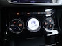DS 3 1.2 PureTech So Chic Sport (APPLE CARPLAY,NAVI,CAMERA,CLIMATE CRUISE,GETINT,SPORTSTOELEN,LM VELGEN,NETTE STAAT)