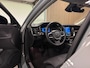 Volvo V60 T6 AWD Recharge Ultra Dark | Trekhaak | Schuifdak | Head-Up Display | Harman Kardon | Adaptieve Cruise Control | Stoelverwarming voor+achter | Stuurwielverwarming | Full LED Meesturende koplampen | Parkeercamera | Pilot Assist | BLIS Dode Hoek Detectie | Elektrische voorstoelen geheugen | Lederen bekleding | Zitting verlenging voorstoelen | Lederen dashboard | Google Infotainment | Keyless Drive | Parkeersensoren voor+achter | Privacy Glass | Elektrisch bedienbare achterklep | DAB Radio | Apple Carplay/Android Auto | Volvo On Call met mobiele App functie | Vapour Grey Metallic |