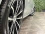 Volvo V60 T6 AWD Recharge Ultra Dark | Trekhaak | Schuifdak | Head-Up Display | Harman Kardon | Adaptieve Cruise Control | Stoelverwarming voor+achter | Stuurwielverwarming | Full LED Meesturende koplampen | Parkeercamera | Pilot Assist | BLIS Dode Hoek Detectie | Elektrische voorstoelen geheugen | Lederen bekleding | Zitting verlenging voorstoelen | Lederen dashboard | Google Infotainment | Keyless Drive | Parkeersensoren voor+achter | Privacy Glass | Elektrisch bedienbare achterklep | DAB Radio | Apple Carplay/Android Auto | Volvo On Call met mobiele App functie | Vapour Grey Metallic |