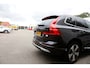 Volvo XC60 2.0 T6 Plug-in hybrid AWD Longe Range*Perfect Volvo Onderh.*Pano/Elek. Trekhaak/Leder/Stoelverw.V+A/Stuurverw./ACC/Pilot ass./360 Camera/Memorie/BLIS/Parkeersens.V+A/20 inch LM*