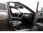Volvo XC60 2.0 T6 Plug-in hybrid AWD Longe Range*Perfect Volvo Onderh.*Pano/Elek. Trekhaak/Leder/Stoelverw.V+A/Stuurverw./ACC/Pilot ass./360 Camera/Memorie/BLIS/Parkeersens.V+A/20 inch LM*