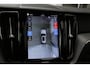 Volvo XC60 2.0 T6 Plug-in hybrid AWD Longe Range*Perfect Volvo Onderh.*Pano/Elek. Trekhaak/Leder/Stoelverw.V+A/Stuurverw./ACC/Pilot ass./360 Camera/Memorie/BLIS/Parkeersens.V+A/20 inch LM*