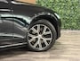 Volvo V60 B3 Essential Edition | All Season Banden | Cruise Control | Google Infotainment | Parkeersensoren achter | Climate Control L+R | Regensensor | 17 Inch | DAB Radio | Apple Carplay/Android Auto | Draadloos telefoon opladen | Volvo On Call met mobiele App functie | Onyx Black Metallic |