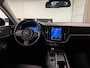 Volvo V60 B3 Essential Edition | All Season Banden | Cruise Control | Google Infotainment | Parkeersensoren achter | Climate Control L+R | Regensensor | 17 Inch | DAB Radio | Apple Carplay/Android Auto | Draadloos telefoon opladen | Volvo On Call met mobiele App functie | Onyx Black Metallic |