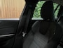 Volvo V60 B3 Essential Edition | All Season Banden | Cruise Control | Google Infotainment | Parkeersensoren achter | Climate Control L+R | Regensensor | 17 Inch | DAB Radio | Apple Carplay/Android Auto | Draadloos telefoon opladen | Volvo On Call met mobiele App functie | Onyx Black Metallic |