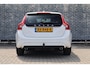 Volvo V60 1.5 T3 Polar+ | Trekhaak | Navigatie | High Performance Audio | Bluetooth | Parkeersensoren | Bi-Xenon Adaptief | Stoelverwarming | Lichtmetalen Velgen 17 inch