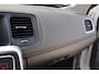 Volvo V60 1.5 T3 Polar+ | Trekhaak | Navigatie | High Performance Audio | Bluetooth | Parkeersensoren | Bi-Xenon Adaptief | Stoelverwarming | Lichtmetalen Velgen 17 inch