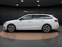 Skoda Octavia Combi 1.4 TSI RS iV PHEV | Pano Dak | Head-up Display | Camera | Side Assist | ACC | Elek. Stoelen | Stoelverwarming V+A | Sportstoelen | 19'' |