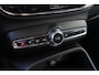 Volvo XC40 2.0 B4 Plus Dark | Apple Carplay & Android Auto | Buitenspiegels elektrisch verstel- en verwarmbaar |  Cruise control adaptief met Stop&Go en stuurhulp |  Electronic climate controle | Elektrisch verstelb. bestuurdersstoel met geheugen |  Navigatiesysteem full map