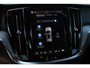Volvo V60 T8 Plug-in hybrid AWD Plus Dark | Achterbank verwarmd | Apple Carplay & Android Auto | Buitenspiegels elektrisch verstel- en verwarmbaar | Cruise control adaptief met Stop&Go en stuurhulp | Electronic climate controle | Voorstoelen verwarmd en elektrische lendesteunen