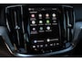 Volvo V60 T8 Plug-in hybrid AWD Plus Dark | Achterbank verwarmd | Apple Carplay & Android Auto | Buitenspiegels elektrisch verstel- en verwarmbaar | Cruise control adaptief met Stop&Go en stuurhulp | Electronic climate controle | Voorstoelen verwarmd en elektrische lendesteunen
