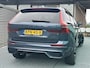 Volvo XC60 2.0 T6 Plug-in hybrid AWD Plus Black Edition / Trekhaak / Pano. dak / Head-up display / Harman Kardon / 360 camera / Seat memory / Elek. verstelbare stoelen / Voor+achter+stuur verwarmd /
