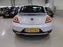 Volkswagen Beetle 1.4 TSI Dune 1.4 Automaat DSG 150pk Leer Camera App connect Navigatie LED Xenon Airco-ecc Bluetooth 18 inch Sportvelgen Spoiler Onderhoud aanwezig White Silver metallic Schakelflippers