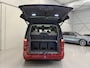 Volkswagen Multivan 1.4 eHybrid Life 7p. PANO/TREKHAAK/SOH 91%/H&K/EL.SCHUIFDEUREN/IQ-LIGHT/ACC/KEYLESS/CAMERA/17"BLACK/EL.A.KLEP/TWO-TONE FORTANA RED-DEEP BLACK/NET BEURT GEHAD BIJ VW DEALER
