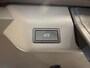 Volkswagen Multivan 1.4 eHybrid Life 7p. PANO/TREKHAAK/SOH 91%/H&K/EL.SCHUIFDEUREN/IQ-LIGHT/ACC/KEYLESS/CAMERA/17"BLACK/EL.A.KLEP/TWO-TONE FORTANA RED-DEEP BLACK/NET BEURT GEHAD BIJ VW DEALER