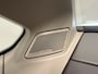 Volkswagen Multivan 1.4 eHybrid Life 7p. PANO/TREKHAAK/SOH 91%/H&K/EL.SCHUIFDEUREN/IQ-LIGHT/ACC/KEYLESS/CAMERA/17"BLACK/EL.A.KLEP/TWO-TONE FORTANA RED-DEEP BLACK/NET BEURT GEHAD BIJ VW DEALER