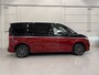 Volkswagen Multivan 1.4 eHybrid Life 7p. PANO/TREKHAAK/SOH 91%/H&K/EL.SCHUIFDEUREN/IQ-LIGHT/ACC/KEYLESS/CAMERA/17"BLACK/EL.A.KLEP/TWO-TONE FORTANA RED-DEEP BLACK/NET BEURT GEHAD BIJ VW DEALER