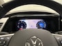 Volkswagen Multivan 1.4 eHybrid Life 7p. PANO/TREKHAAK/SOH 91%/H&K/EL.SCHUIFDEUREN/IQ-LIGHT/ACC/KEYLESS/CAMERA/17"BLACK/EL.A.KLEP/TWO-TONE FORTANA RED-DEEP BLACK/NET BEURT GEHAD BIJ VW DEALER