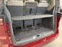 Volkswagen Multivan 1.4 eHybrid Life 7p. PANO/TREKHAAK/SOH 91%/H&K/EL.SCHUIFDEUREN/IQ-LIGHT/ACC/KEYLESS/CAMERA/17"BLACK/EL.A.KLEP/TWO-TONE FORTANA RED-DEEP BLACK/NET BEURT GEHAD BIJ VW DEALER