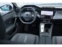 Peugeot 308 SW 1.6 HYbrid 180 Allure Pack Business | Achteruitrijcamera | Parkeersensoren | Cruise Control Adaptief | Dodehoekdetectie | Stoelverwarming | Lichtmetalen Velgen 17 inch | Navigatie | Apple Carplay | Android Auto | Plug-in Hybrid (PHEV)