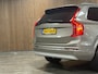 Volvo XC90 T8 AWD Recharge Inscription | Trekhaak | Stoelventilatie | Harman Kardon | Adpatieve Cruise Control | Stoel en stuurwielverwarming | Stoelmassage | Full LED meesturende koplampen | Schuifdak | Pilot Assist | BLIS Dode Hoek Detectie | Parkeercamera | Elektrische voorstoelen geheugen | Nappa Lederen bekleding | Zitting verlenging voorstoelen | Lederen dashboard | 20 Inch | Keyless Drive | Parkeersensoren voor+achter | Privacy Glass | Elektrisch bedienbare achterklep | Gelamineerde/geluidwerende zijruiten | Geïntegreerde zongordijnen achterportieren | Verlichte instaplijsten | 7-Persoons | 4-Zone Climate Control | Draadloos telefoon opladen | DAB Radio | Apple Carplay/Android Auto | Volvo On Call met mobiele App functie | Pebble Grey Metallic |