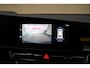 Kia Niro EV e-Niro DynamicLine 64.8 kWh 3-fase [ Navi Adapt.cruise Apple / Android Camera Stoel-en stuurverwarming ]