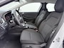 Renault Clio **Gereserveerd** TCe 92pk 5drs Navi CruiseControl Dab Apple/Android Usb Bordherk. Lane-dep. Botswaarsch. Led Start/Stop Isofix Boordcomputer Bluetooth Elek.Ramen/Spiegels 1.0 TCe Zen