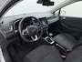 Renault Clio **Gereserveerd** TCe 92pk 5drs Navi CruiseControl Dab Apple/Android Usb Bordherk. Lane-dep. Botswaarsch. Led Start/Stop Isofix Boordcomputer Bluetooth Elek.Ramen/Spiegels 1.0 TCe Zen