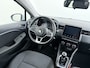 Renault Clio **Gereserveerd** TCe 92pk 5drs Navi CruiseControl Dab Apple/Android Usb Bordherk. Lane-dep. Botswaarsch. Led Start/Stop Isofix Boordcomputer Bluetooth Elek.Ramen/Spiegels 1.0 TCe Zen