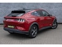 Ford Mustang Mach-E RWD 75 kWh | Trekhaak | Panoramadak | Keyless Entry | Elektrische Achterklep | Elektrisch Verstelbare Voorstoelen | Bang Olufsen Audio | 360 Graden Camera | Parkeersensoren | Stoelverwarming | Cruise Control Adaptief | Dodehoekdetectie | Navigatie | Apple Carplay | Android Auto
