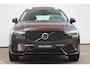 Volvo XC60 T6 Plug-in hybrid AWD Ultra Dark Luchtvering | Head-up Display | Visual Park Assist incl. 360° Camera | Panoramisch Schuif-/Kanteldak | Harman/Kardon | Semi-elektrische Trekhaak | Keyless | BLIS | Elektrische Achterklep Met Sensorsturing | Adaptieve Cruise Control | Pilot Assist | Elektrisch Verstelbare Stoelen Met Geheugen | Stoelverwarming Voor- en Achter | Stuurverwarming | Lederen Dashboard