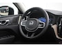 Volvo XC60 T6 Plug-in hybrid AWD Ultra Dark Luchtvering | Head-up Display | Visual Park Assist incl. 360° Camera | Panoramisch Schuif-/Kanteldak | Harman/Kardon | Semi-elektrische Trekhaak | Keyless | BLIS | Elektrische Achterklep Met Sensorsturing | Adaptieve Cruise Control | Pilot Assist | Elektrisch Verstelbare Stoelen Met Geheugen | Stoelverwarming Voor- en Achter | Stuurverwarming | Lederen Dashboard
