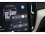 Volvo XC60 T6 Plug-in hybrid AWD Ultra Dark Luchtvering | Head-up Display | Visual Park Assist incl. 360° Camera | Panoramisch Schuif-/Kanteldak | Harman/Kardon | Semi-elektrische Trekhaak | Keyless | BLIS | Elektrische Achterklep Met Sensorsturing | Adaptieve Cruise Control | Pilot Assist | Elektrisch Verstelbare Stoelen Met Geheugen | Stoelverwarming Voor- en Achter | Stuurverwarming | Lederen Dashboard