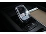 Volvo XC60 T6 Plug-in hybrid AWD Ultra Dark Luchtvering | Head-up Display | Visual Park Assist incl. 360° Camera | Panoramisch Schuif-/Kanteldak | Harman/Kardon | Semi-elektrische Trekhaak | Keyless | BLIS | Elektrische Achterklep Met Sensorsturing | Adaptieve Cruise Control | Pilot Assist | Elektrisch Verstelbare Stoelen Met Geheugen | Stoelverwarming Voor- en Achter | Stuurverwarming | Lederen Dashboard